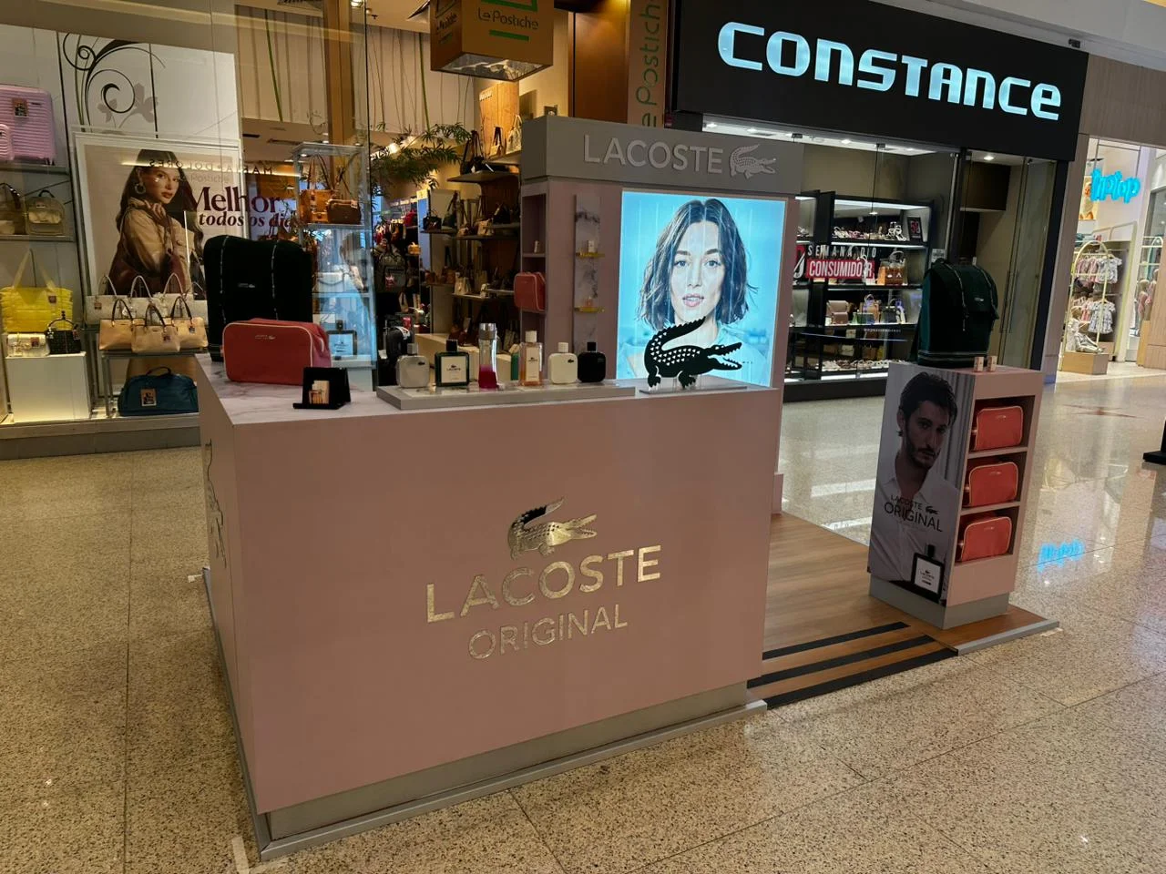 Espaço exclusivo de perfumaria da Lacoste!